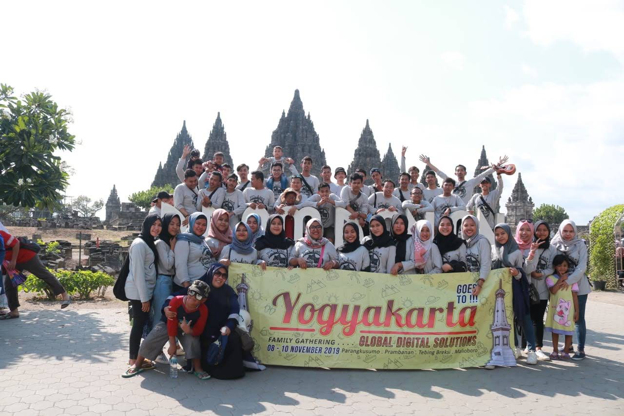 Family Gathering CV. Global